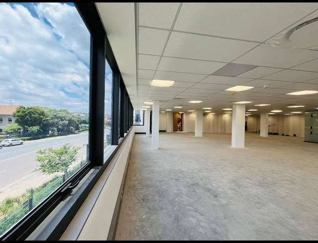 348M² OFFICE TO LET IN VORNA VALLEY